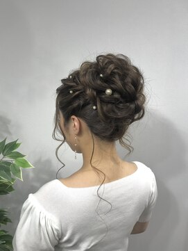 ファースト 祇園本店(first) 【ヘアセットサロンfrst】ルーズな高めお団子アレンジ♪