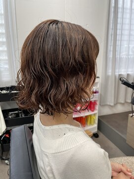 ユノ(juno) 【中目黒】顔まわりレイヤーボブのふわふわウェーブパーマ