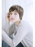 外ハネ透けショートヘア