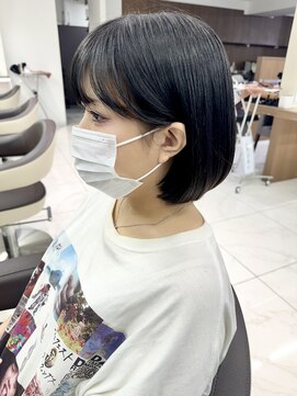 アッシュ 下北沢店(Ash) 黒髪パツっとまとまるボブ