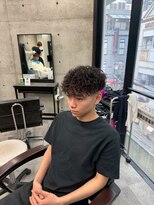 イーラ(era)&nbsp;スペインカールパーマ/メンズ/刈り上げ/眉毛/ツイスト