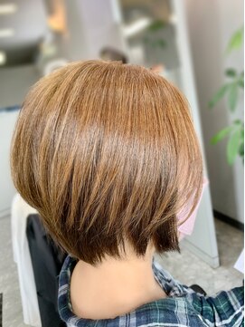 ヘアーフォーカス ショートレイヤーウルフ