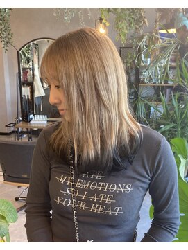 シキ(SHIKI) white beige × black