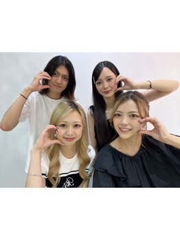 女性スタイリストが多く、お悩みやご希望を相談しやすい！トレンドも取り入れた理想のスタイルを叶えます♪