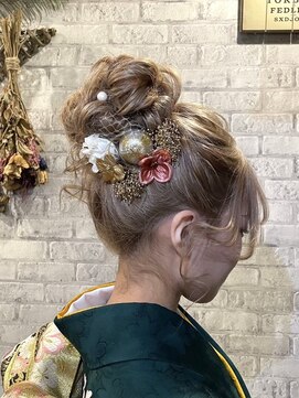 ミュー(m) 成人式/ルーズお団子アレンジ