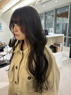 ローレンアオ(LOREN AO) 黒髪/クラゲヘアー/オリーブグレー/小顔/ココアベージュ/矢場町