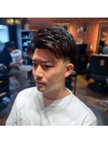 ハナテンベース(HANATEN BASE) 大人ツーブロックサイドパートスタイル