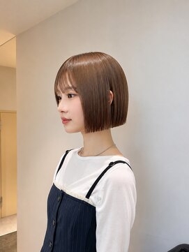 フォト 新宿三丁目(foto) 髪質改善縮毛矯正地毛風ストレート切りっぱなしボブ