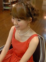 コムチュヴ(Comme tu veux)&nbsp;スッキリな編みこみサイドアップ