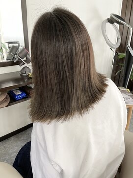 フラワー(flower) 切りっぱなしボブ