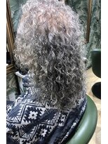 マドゥーズ ヘアショップ(Madoo's hair shop)&nbsp;ダンディスパイラル