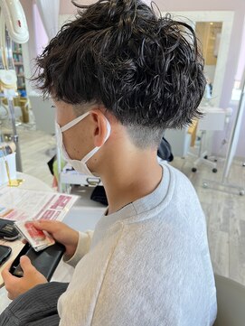 ハグクレア(HUG CLAIRE) 波巻きパーマ