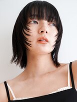 カライング(ing) 大人可愛い20代30代40代黒髪前下がりひし形小顔ボブ丸みショート
