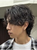 渋谷大人緩めシャドウパーマメンズカットセンターパート30代