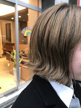 ビーハイブ ギフト(BeeHIVE GIFT) ハイトーン★外ハネボブ