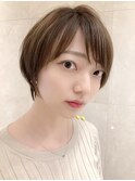 ひし形シルエットのショートマッシュ　 ミルクティーブラウン