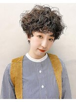 キピ(KIPI) 【早瀬忍　梅田中津】くるくるカーリーショートパーマ