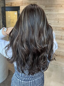 ベイショア(Bay Shore NY) ハイライトカラーシルキーベージュレイヤーロングミルクティー