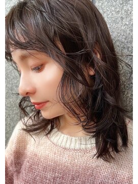 フリティ 大阪西梅田店(friity) ベージュインナーカラーショートボブレイヤーミディアム前髪