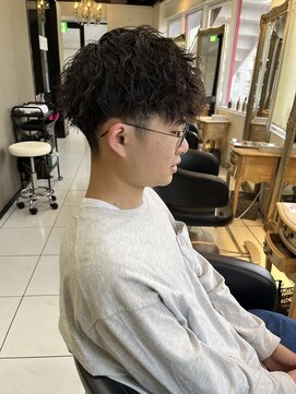 アイズ 海老名(AIZU) ツイストスパイラル スパイラルパーマ マッシュパーマ 眉毛