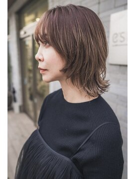 イーズ 鎌倉(e's) 《e's イーズ鎌倉》大人上品なソフトウルフ白髪ぼかしハイライト