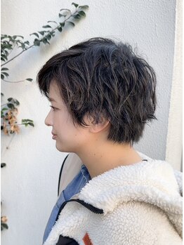 芸能系のヘアメイクもこなすオーナーがお客様にお似合いのスタイルを提案いたします♪