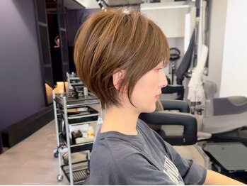 ブレス ヘアデザイン(BLESS hair design)の写真/《透明感・艶感を意識した明るい白髪染めグレイカラーが大人気》*大人女性にぴったりの薬剤でお悩み解決*