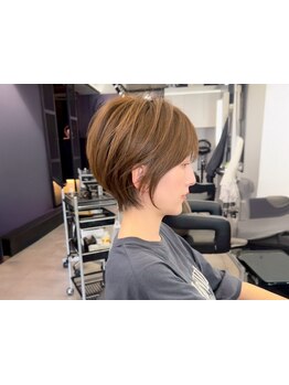 《透明感・艶感を意識した明るい白髪染めグレイカラーが大人気》*大人女性にぴったりの薬剤でお悩み解決*