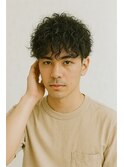 ツイストスパイラルで魅せる無造作メンズパーマ