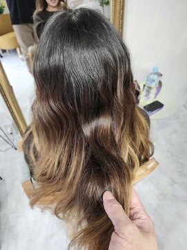 ココベロビビ(cocoBELOvivi) ブリーチ毛でも諦めないで酸性縮毛矯正、髪質改善ストレート