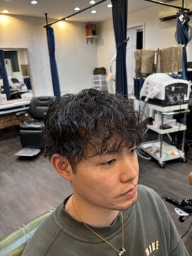 バーバー アミティ プール オム(BAR BER amity POUR HOMME) ゆるめプードルパーマ