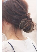 ヘアーアンドメイク フォルス(HAIR&MAKE FORS)&nbsp;【FORS】西田ゆか　デザインカラーが映える☆ルーズおだんご