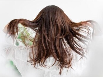 ポンパデュール ヤゴト(Pompadour YAGOTO)の写真/オリジナルの『艶髪エステ』で髪質改善♪頭皮環境を整える事で髪の様々なお悩みを根本から解決します!!