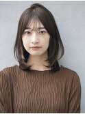簡単スタイリングトレンド顔まわりレイヤー×ミディアム前髪あり