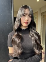 アム 表参道(am)&nbsp;小顔薄めバンググレージュレイヤーロング前髪パーマ黒髪