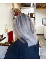 ブローチ(brooch)&nbsp;ホワイトベージュ＊シャドールーツ