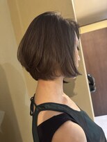 ゼン(Zen.) ハイライト×前下がりボブ