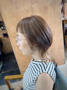 コモレビ(komorebi) 【山本智文】マッシュウルフエクラリティインナーカラー