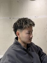 フランクスバーバーザスタンド(Frank’s barber the stand) MEN’S HAIR/サーフカール/刈り上げセンターパート/飯田橋T