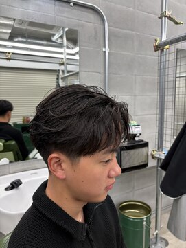 マークバーバーカンパニー 藤沢(MARK BARBER COMPANY.) かきあげセンターパート