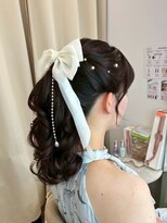 エメティ(Aimerty)&nbsp;高めのポニーテールリボンアレンジ♪