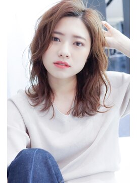 トリッシュ ヘアー(Triche Hair) ミディアム波ウェーブ