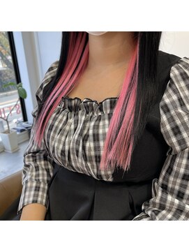 フツーロ 栄(FUTURO) インナーカラー ピンクカラー 推しカラー