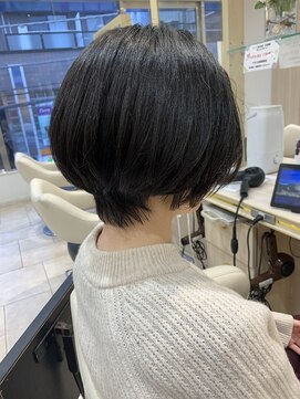 アッシュ 仙川店(Ash) 20代多毛でもカットだけでまとまるショートボブ　インナーカラー