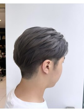 エアー 銀座タワー(AIR) ハイトーンカラー/ツーブロック/シルバーカラー/メンズカット