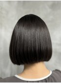 乾かしただけで収まるボブ