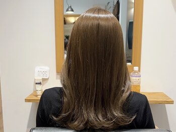 メルン(meln)の写真/上品な雰囲気と大人かわいいを演出。毛流れやクセを見極めたカットで、自宅での再現性も◎