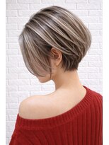 アンディー(&dy)&nbsp;レイヤーショート/カラー/髪質改善トリートメント【山科/椥辻