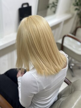 カリーナ(CARINA) ブロンドカラー/ハイトーンカラー