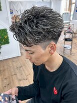 ユイマァルスロウ 岡山(YUIMARLSLOW) 岡山メンズサロン20代30代40代ホワイトメッシュ刈り上げショート